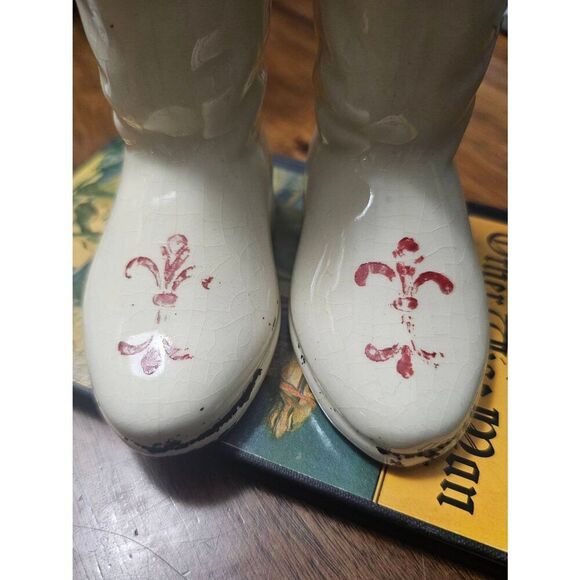 Shawnee Pottery Boot Planter Vase USA Cream Small Red Fleur Di Lis Crazing VINTA - Picture 5 of 11